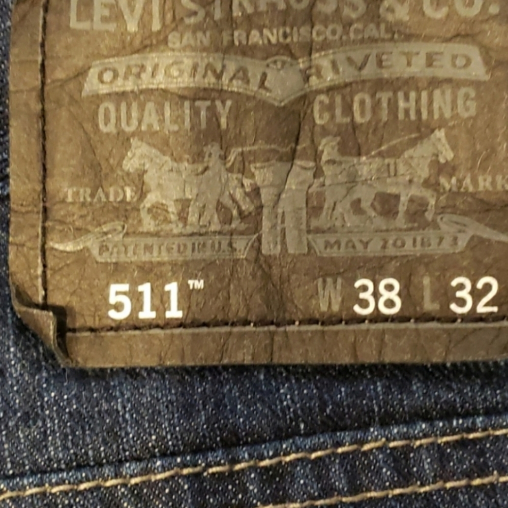 Levi's - Picture 3 of 8